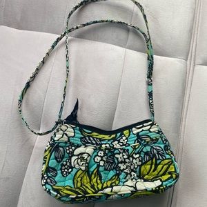 Adjustable Vera Bradley crossbody purse